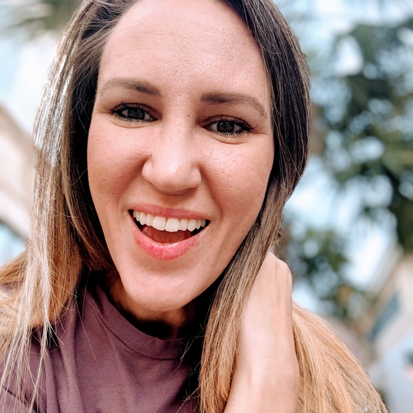 Meet your Posher, Michelle - Picture 3 of 5